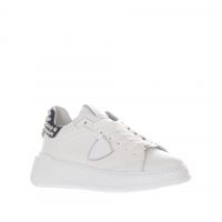 Philippe model sneaker tres temple in pelle con borchie da donna